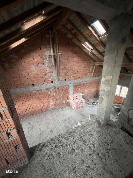 Casa P+M, 160 mp utili, teren 420 mp, zona Pielesti - Imagine principală: 4/4