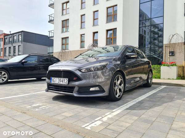 Ford Focus 2.0 EcoBoost ST - 8