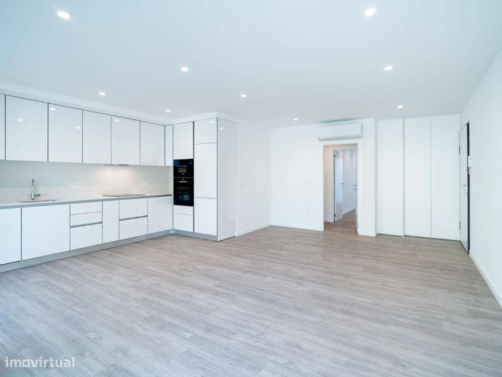 Viva junto ao mar: T2 com garagem e varanda a dois passos da praia,... - Grande imagem: 3/42