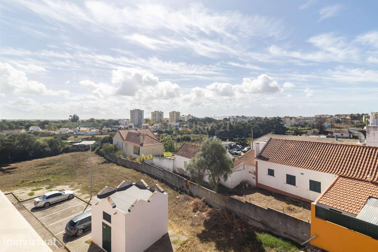 Apartamento T2 com Parqueamento, Elevador, Pronto a Habitar – Uma Opor-33