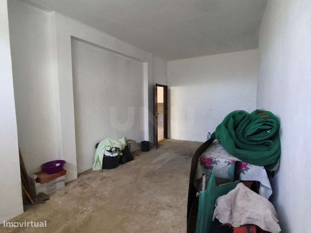 Moradia, em aldeia tranquila, em excelente estado de conservação, p...-31