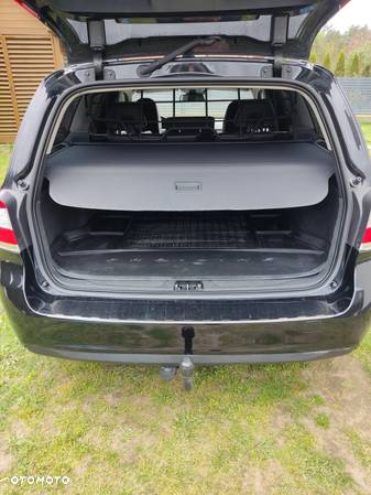 Volvo V70 D2 Black Edition - 10