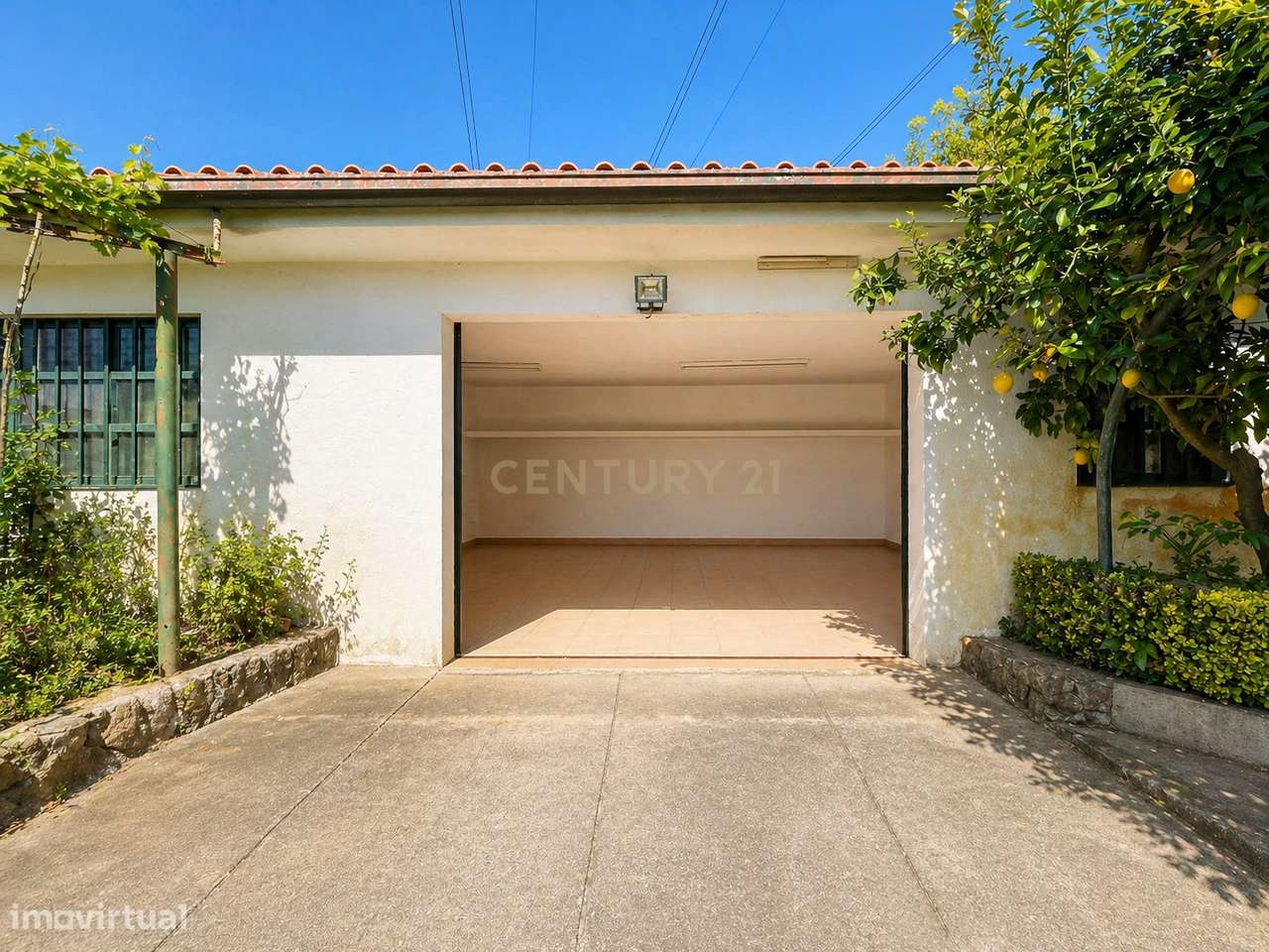 Moradia T3 com excelente privacidade, piscina e grande espaço exterior-26