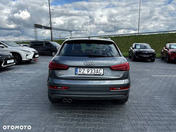 Audi Q3 2.0 TDI Quattro Design S tronic - 4