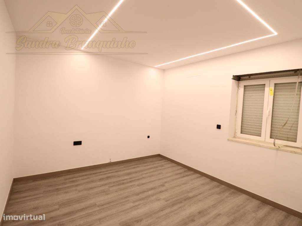 Apartamento T1 COMPLETAMENTE NOVO-7
