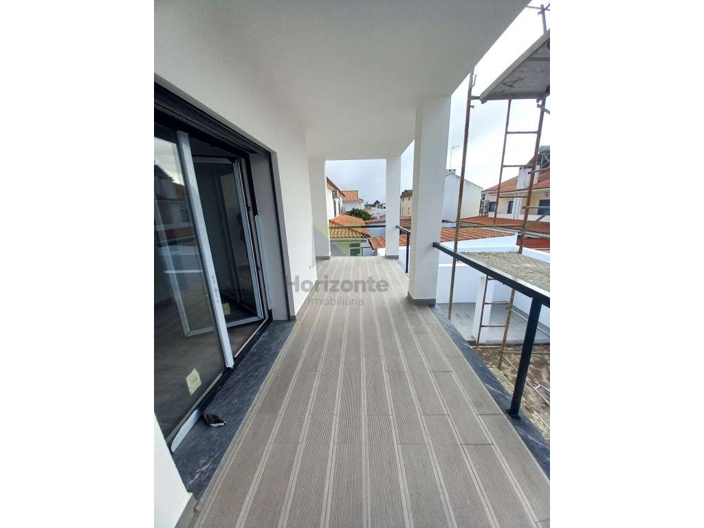 Moradia Geminada T3 + 1 - Fernão Ferro-10