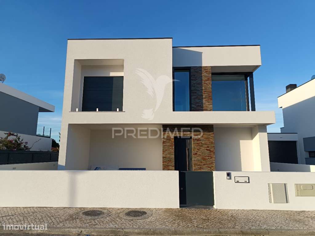 Moradia Isolada T3, c/Piscina e Garagem, em Azeitão - Grande imagem: 2/40