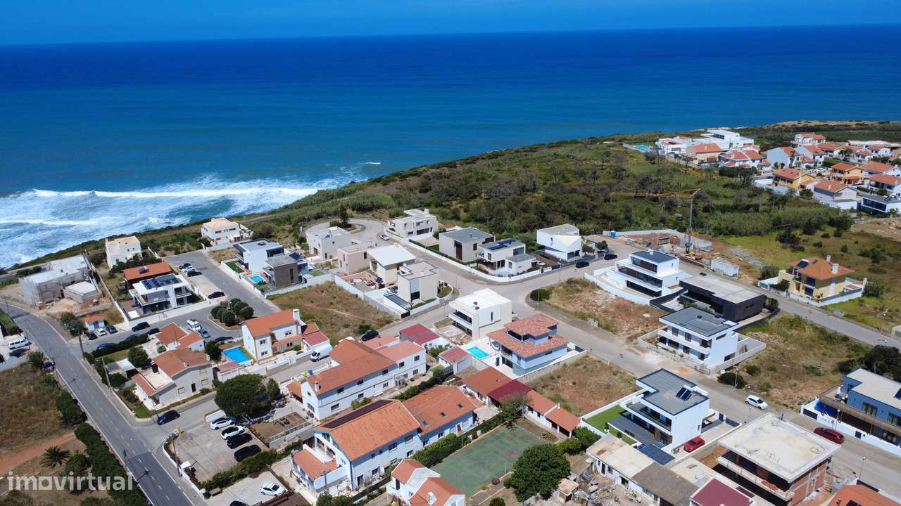 Moradia Isolada T3 com Garagem e Vista Mar, a 3 minutos da Praia-35