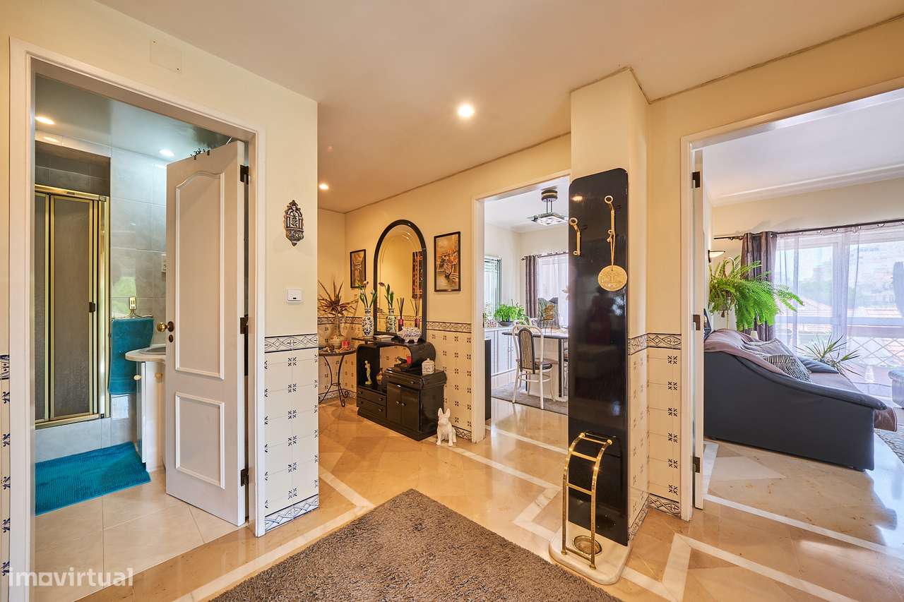 T4 com Piscina e Box Dupla - Santo António - Grande imagem: 5/32