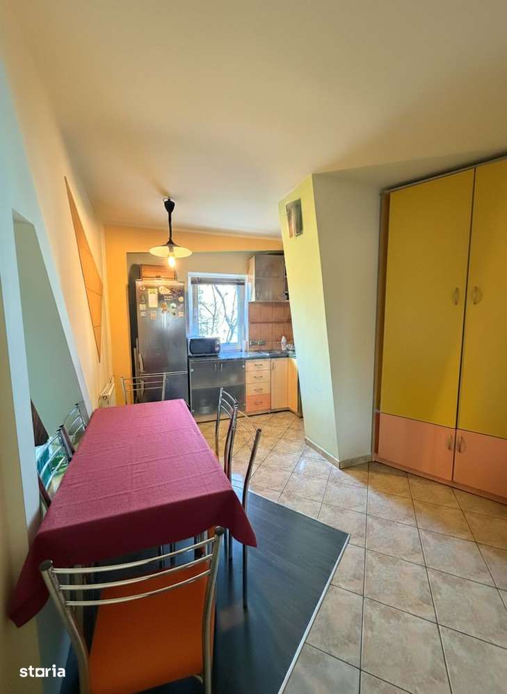 OPORTUNITATE: 3 camere, 2 băi, 2 balcoane, decomandat, etaj 2-3
