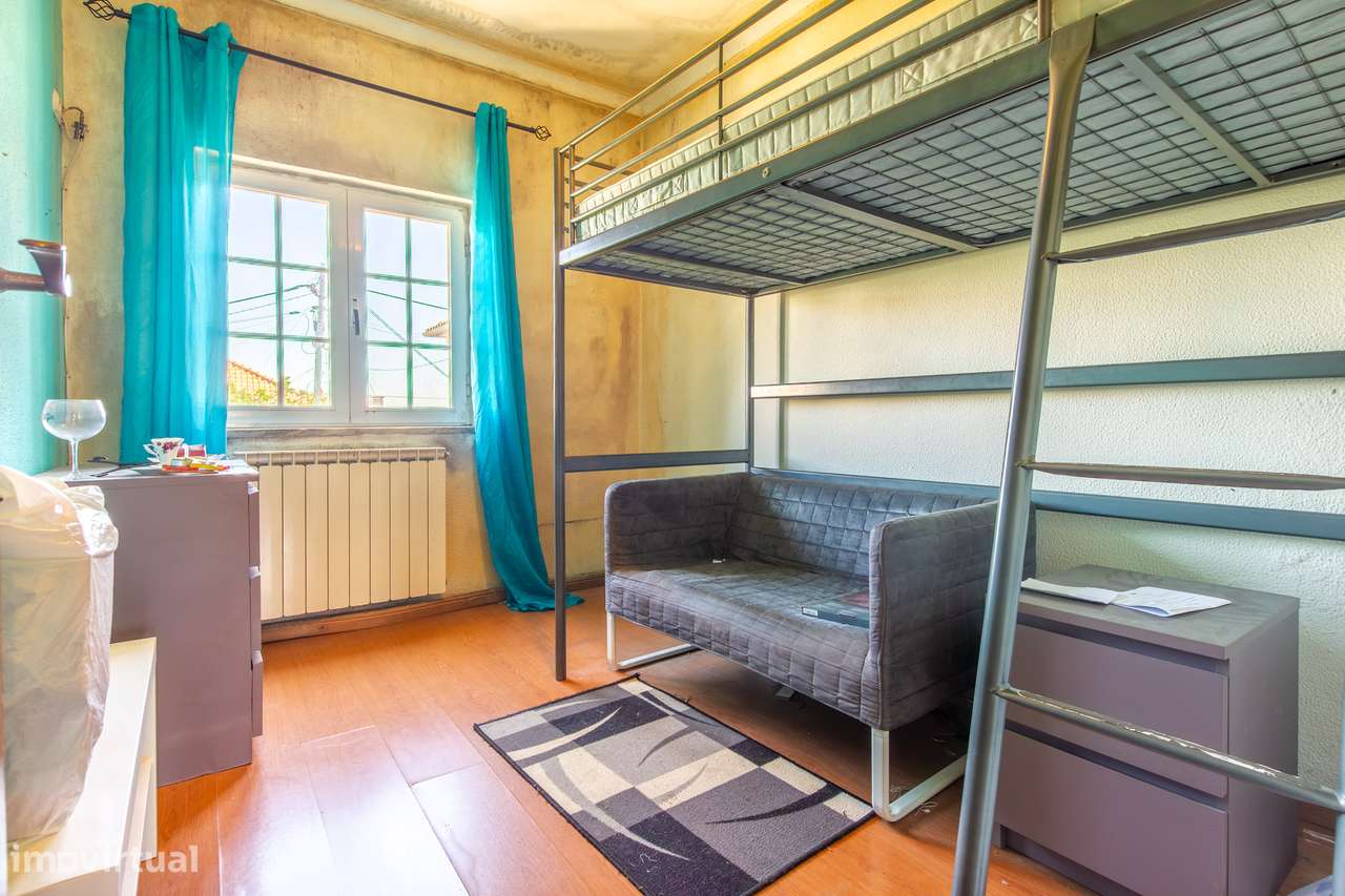 Quinta do Conde - Moradia isolada inserida em terreno de 646m²-28
