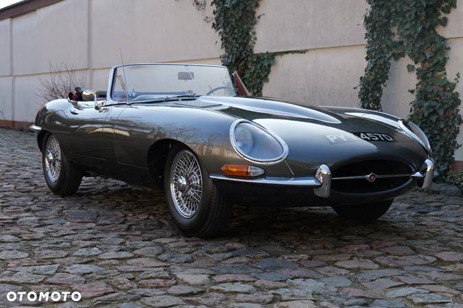 Jaguar E-Type - 9