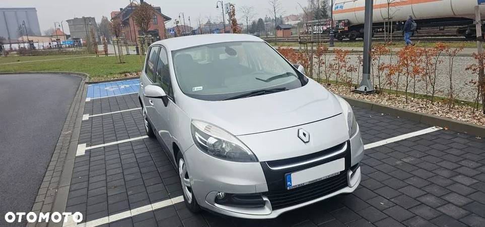 Renault Scenic 1.5dCi TomTom Edition EDC - 29