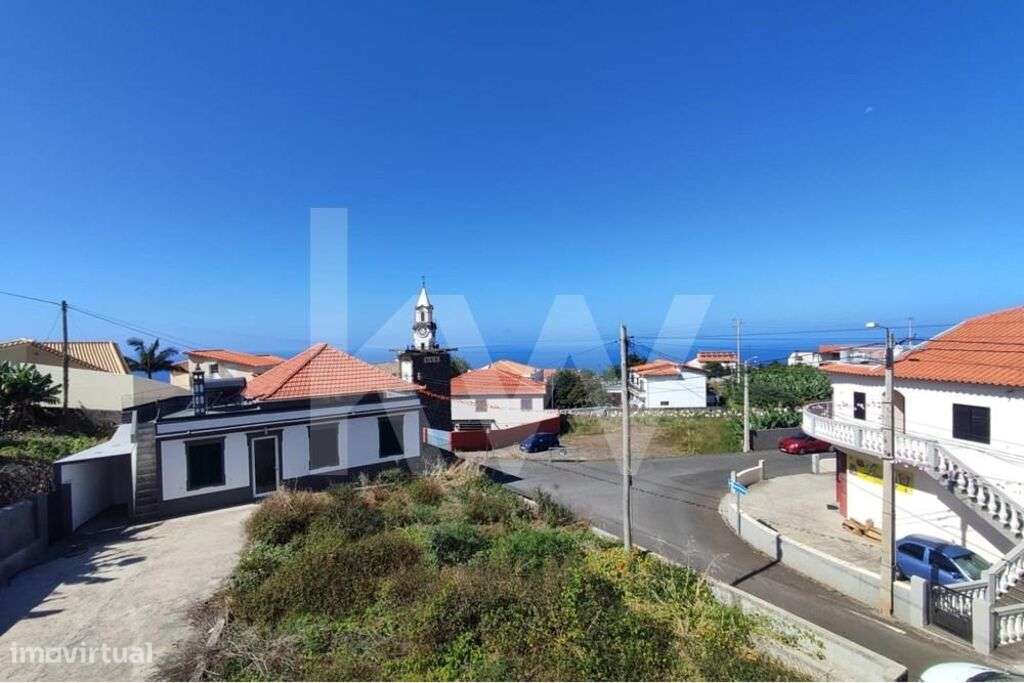 Moradia Típica Madeirense | Para Recuperar | Centro do Arco da Calheta - Grande imagem: 2/44