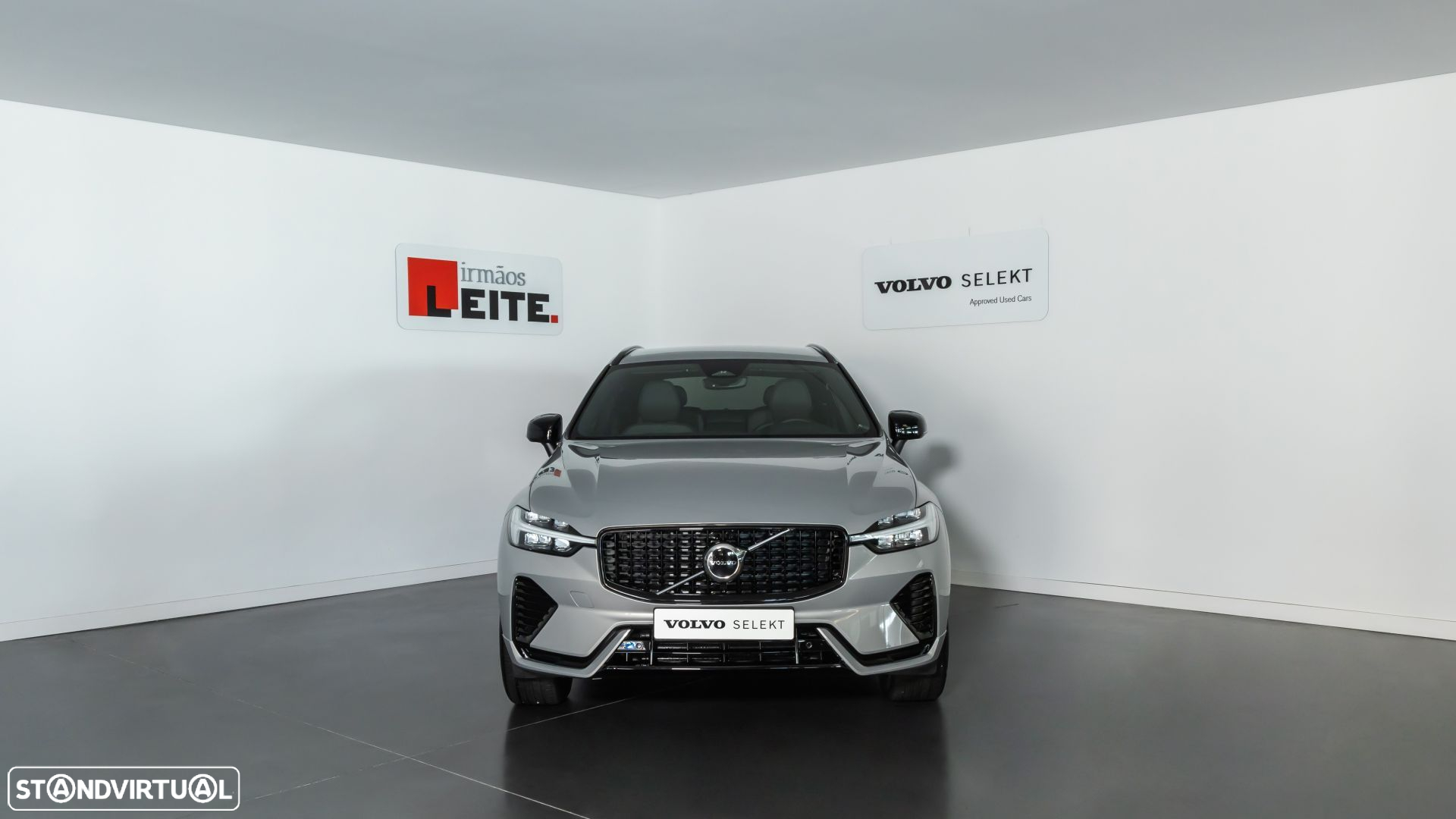 Volvo XC 60 2.0 B4 Plus Dark - 2