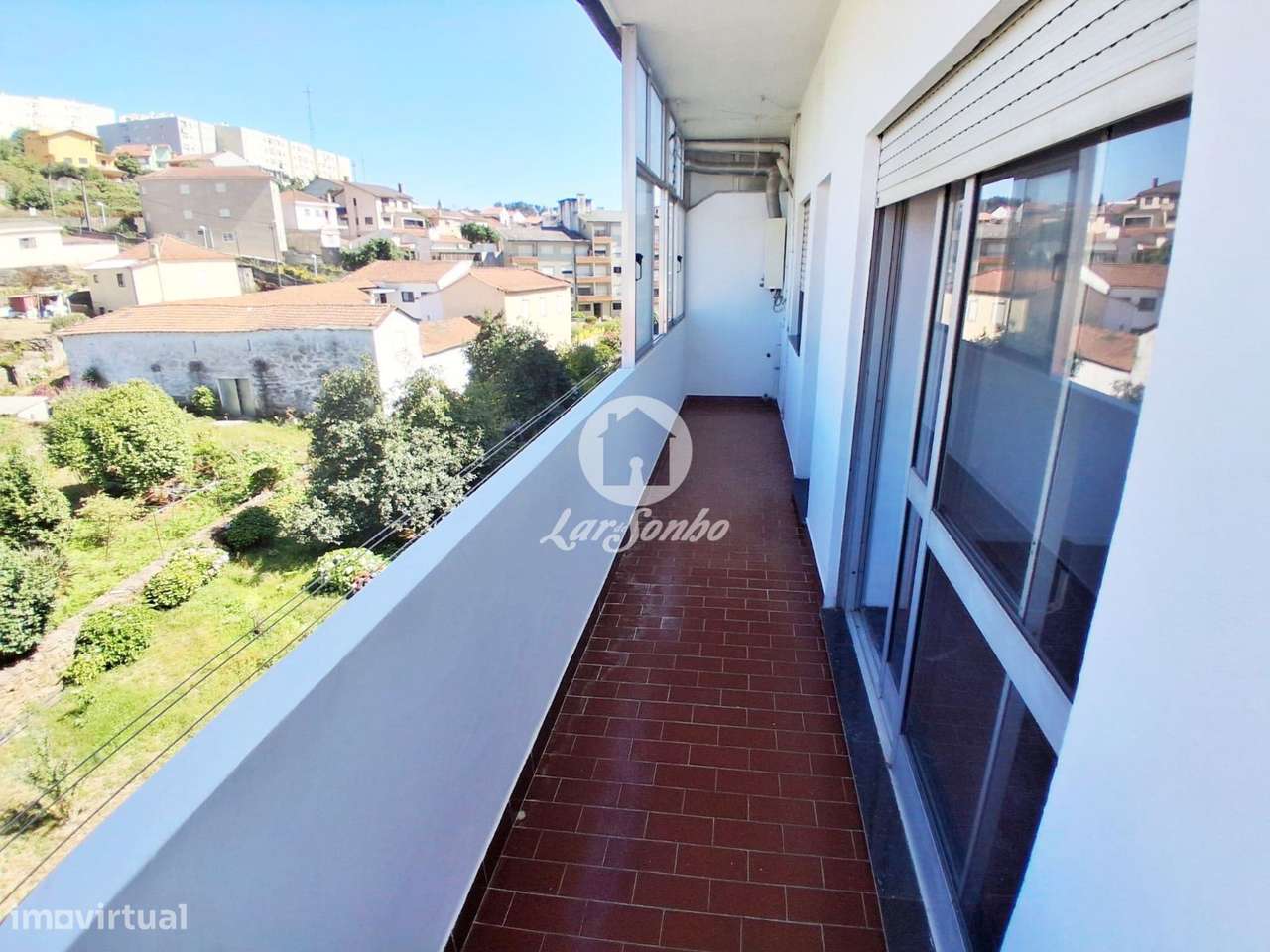 T3 Remodelado com 3 Frentes, Varandas, Elevador e Garagem | Fânzere...-13