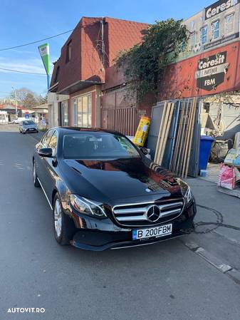 Mercedes-Benz E 220 d Aut. - 1