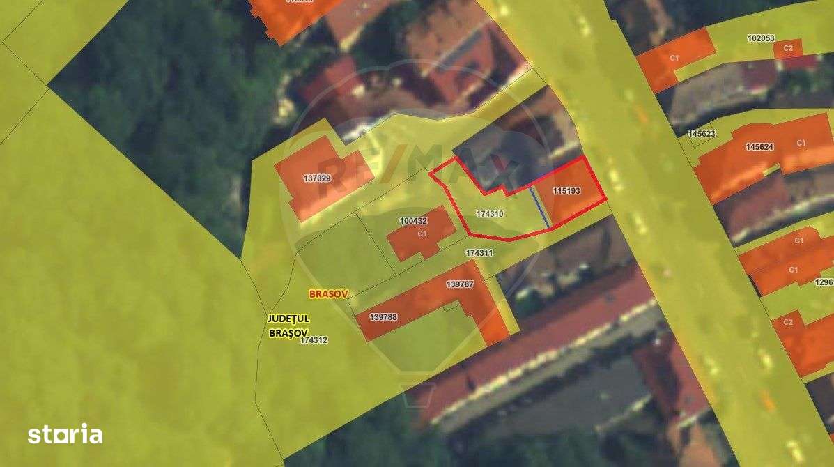 Vilă pe str Alexandru Ioan Cuza, 10 camere, S + P + E, teren 282 mp - Imagine principală: 5/20