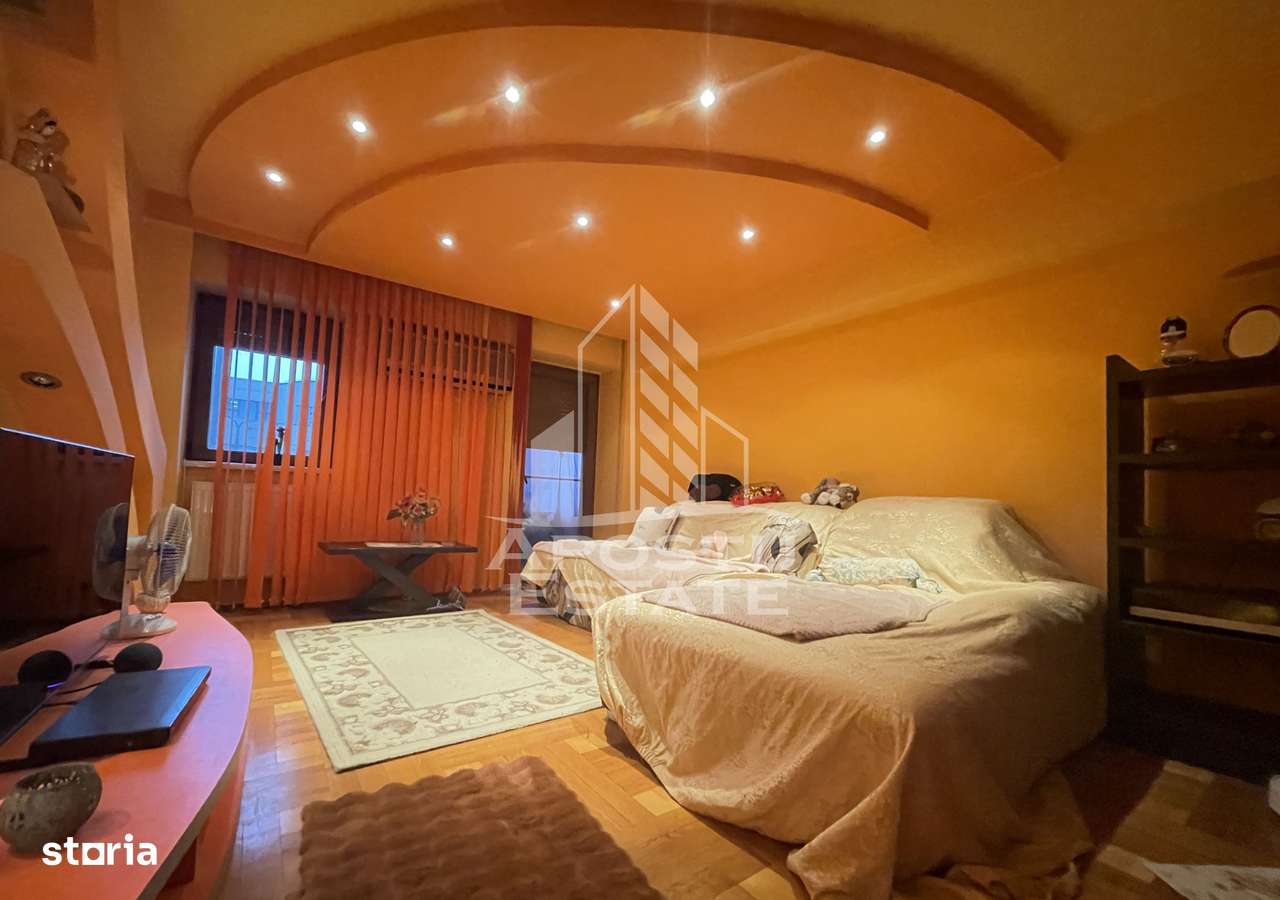 Apartament 3 camere, decomandat, 2 bai, etaj 2 - Zona Bancilor - Imagine principală: 2/16