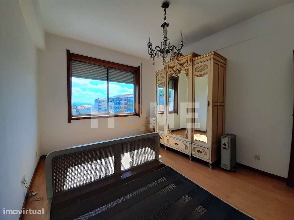 Apartamento T3+1, com varanda à Av. Fernão de Magalhães- Bonfim- Porto-6
