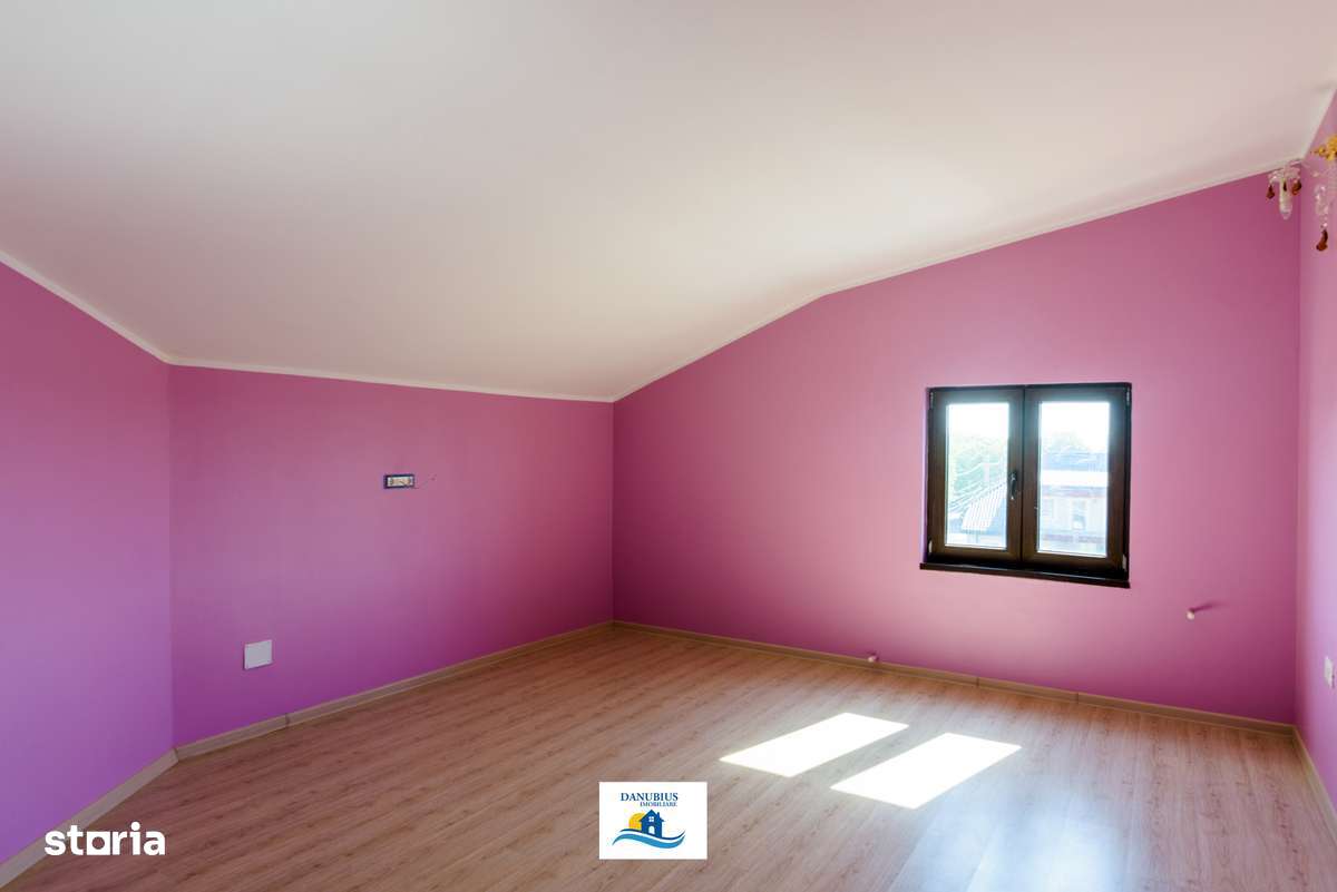 Vila de vanzare 6 camere in oras pret 200000neg - Imagine principală: 5/11