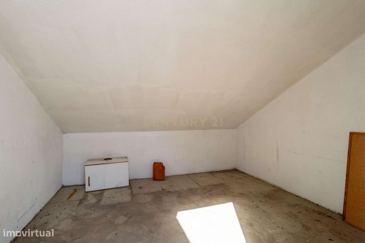 Apartamento T2 Vale Flores-17