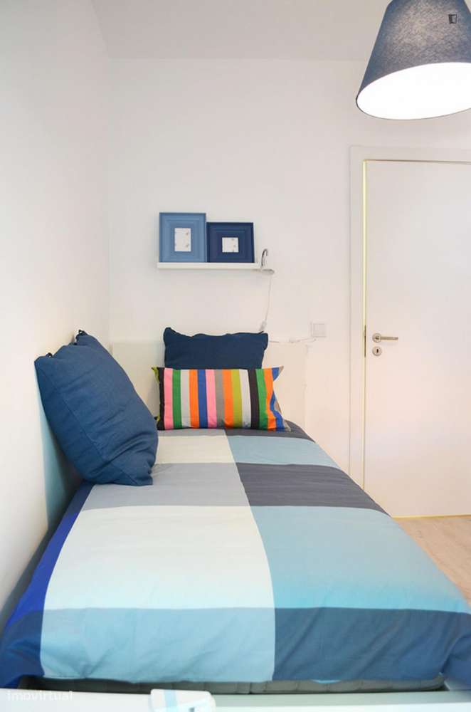 Quarto - localizado em Oeiras Lisbon - Grande imagem: 2/10