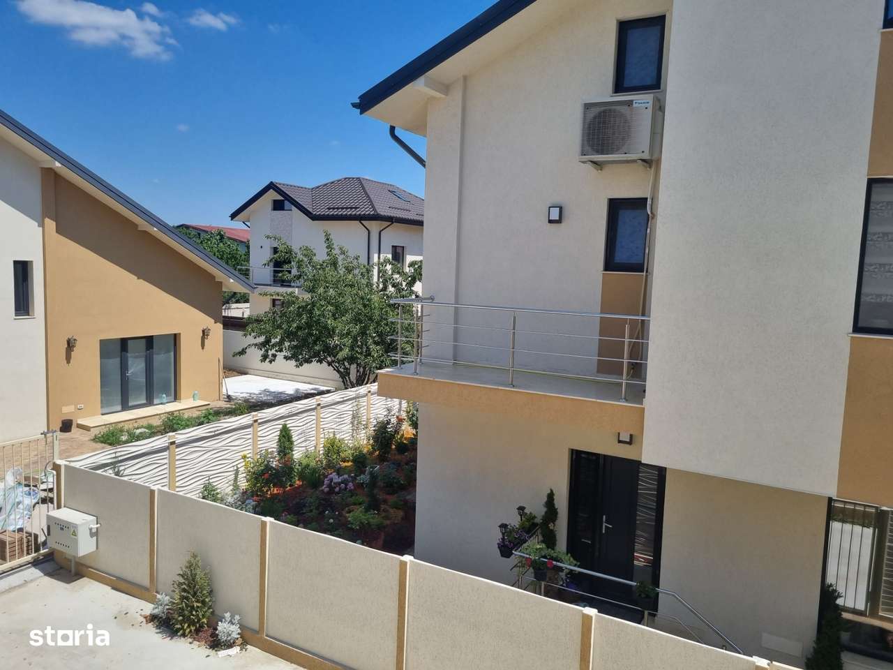 Vanzare Vila Bragadiru 4 camere - Imagine principală: 1/11