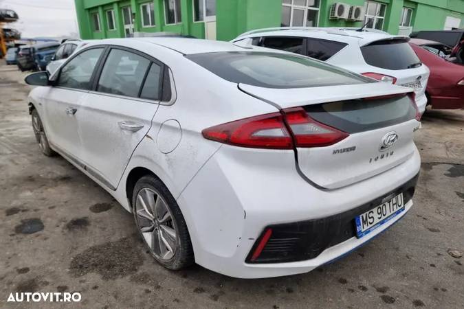 alternator electromotor ceasuri de bord navigatie compresor AC filtru de particule sonda lambda kit pornire calculator ecu supapa EGR Hyundai Ioniq  an 2018, motor 1.6 GDI  HYBRID, dezmembrez - 3