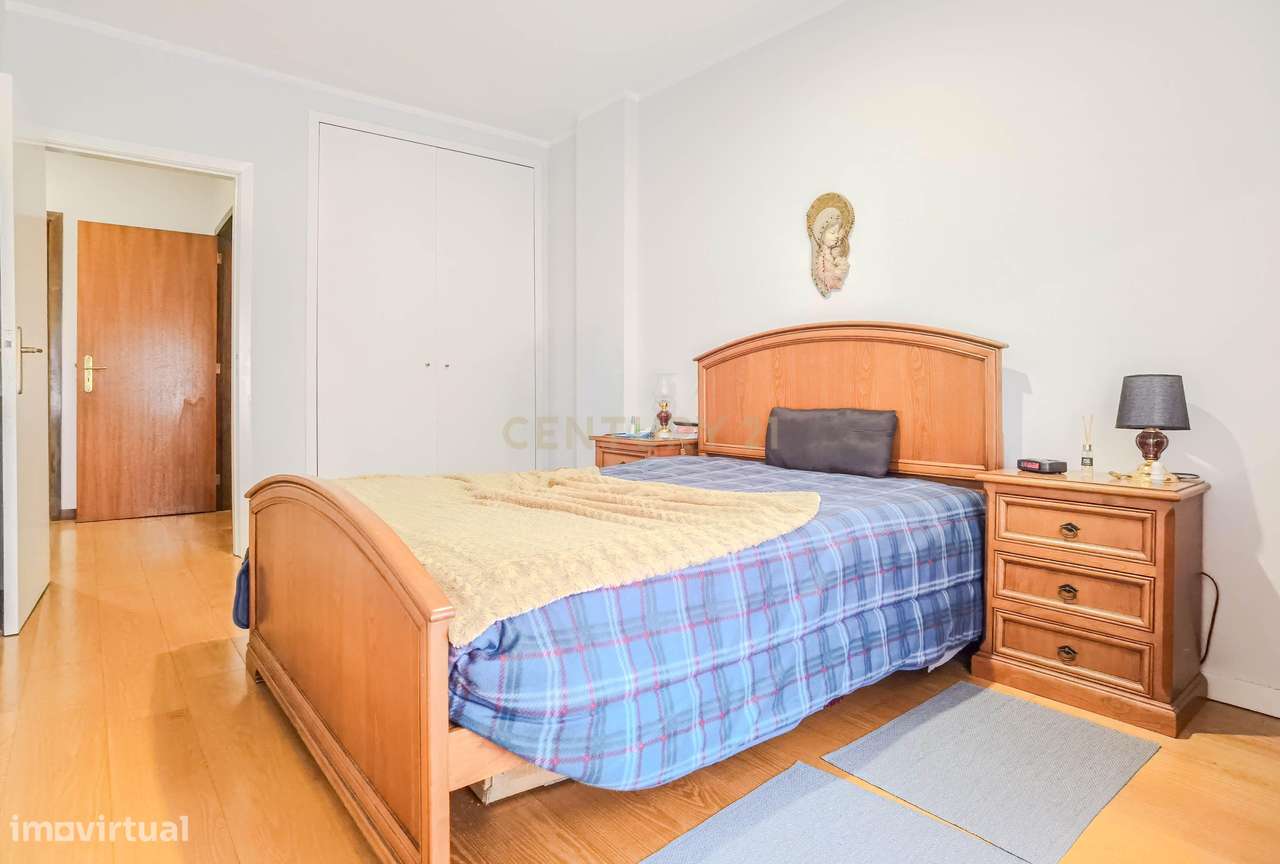 Apartamento T2 com Varanda, Garagem e Piscina | Valongo-10