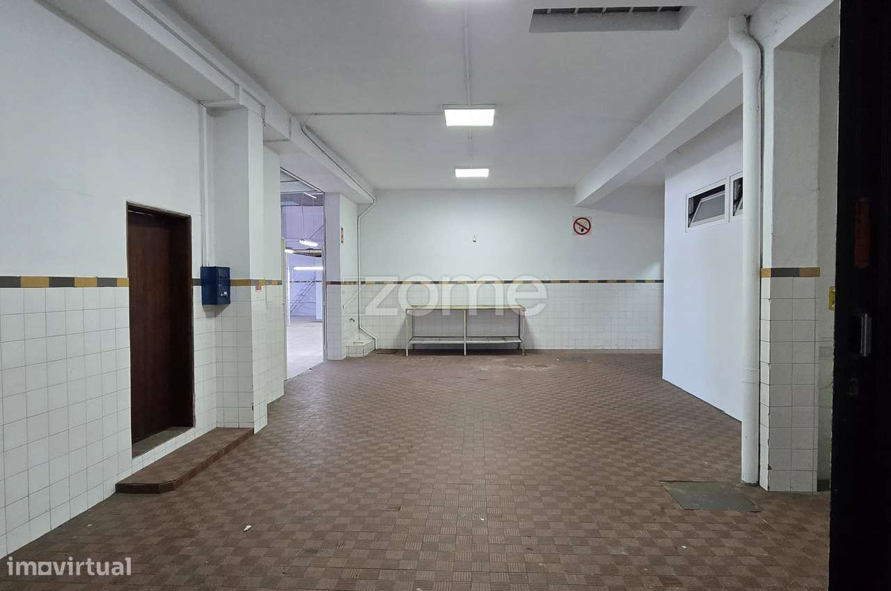 Armazém Industrial para Arrendamento em São João da Madeira - Grande imagem: 5/53