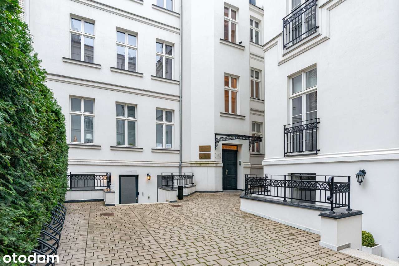 Apartament w centrum  w pięknej kamienicy-10