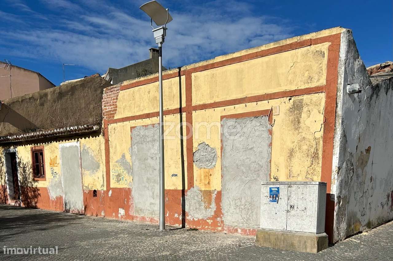Prédio devoluto - Zona ARU em Grândola - Grande imagem: 4/12