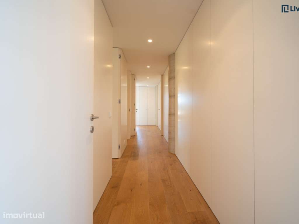 Espetacular T3 com 500m2 e vistas-13