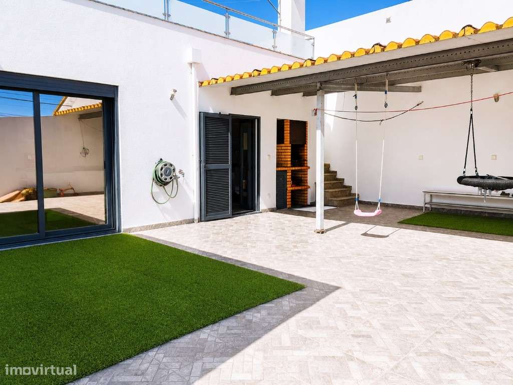 Moradia T3 +1 Renovada Pronta a Habitar Espaço, Conforto e excelent...-23