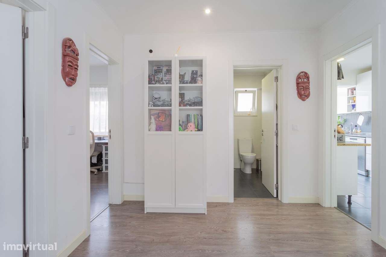 Apartamento T2 Remodelado - Laranjeiro-8