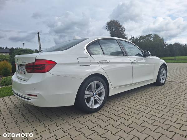 BMW Seria 3 330i xDrive Sport Line Sport - 6