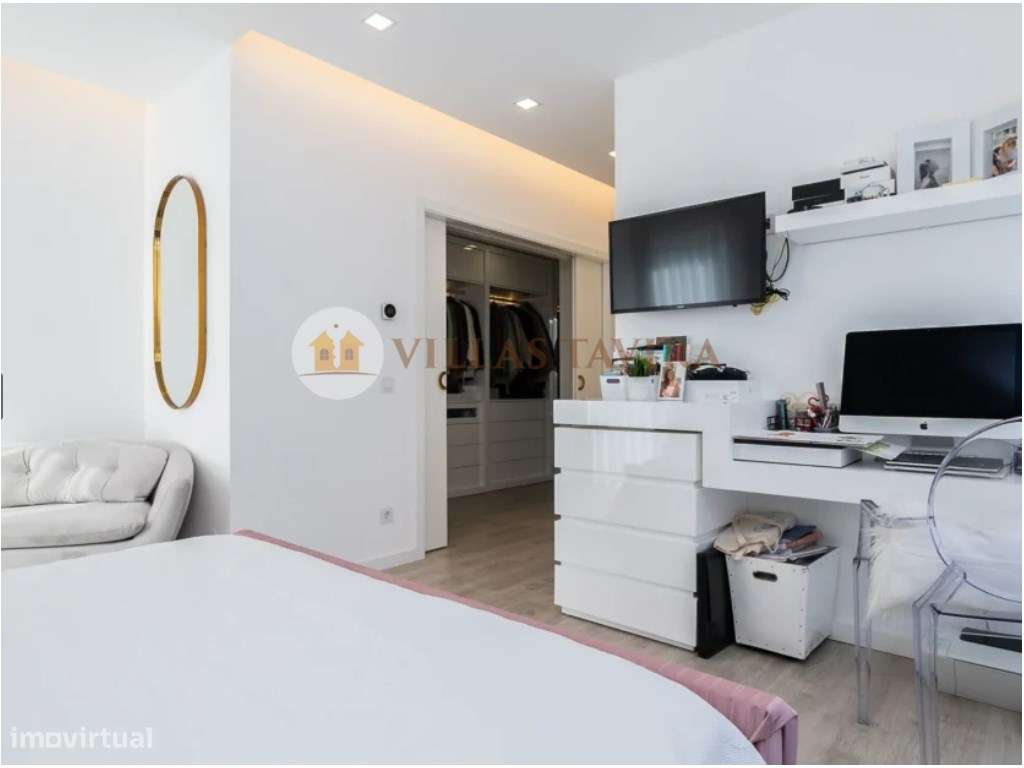 Moradia T3 de Luxo com Piscina, Vista Mar e Acabamentos Premium-45