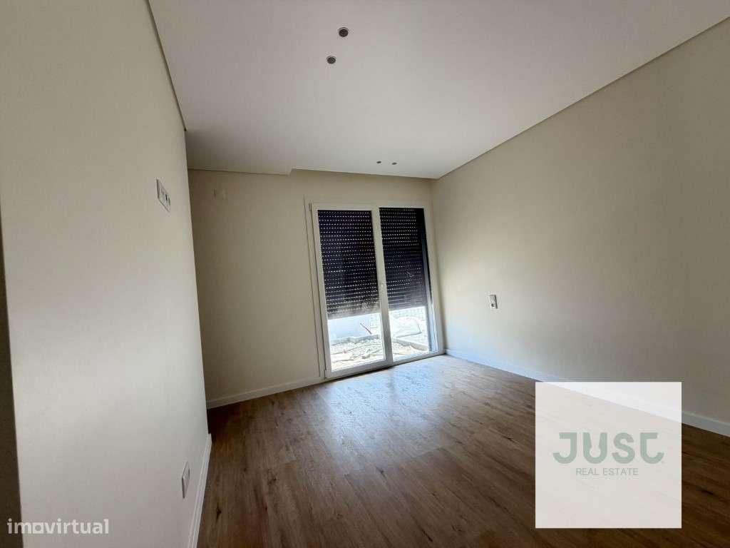 Moradia Terrea t3+ 1 com piscina-10