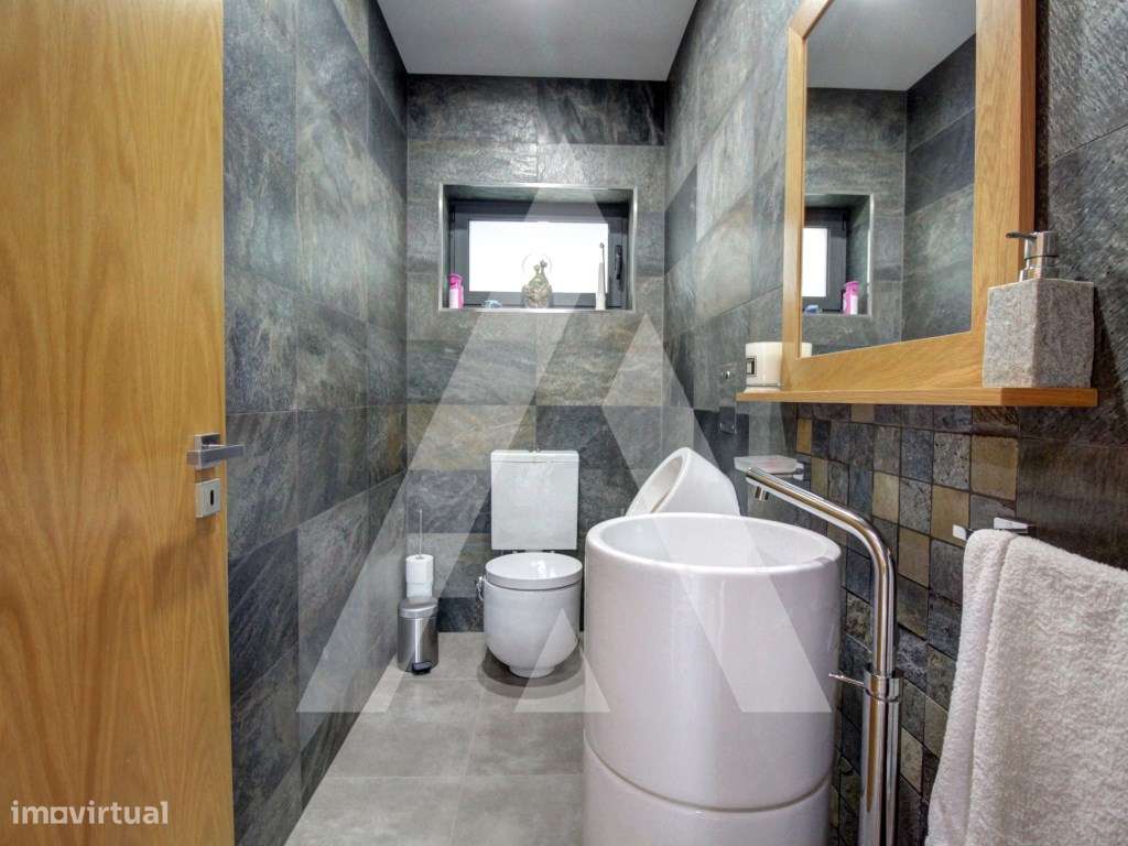 Moradia T4 de Luxo em Oliveira do Bairro-17