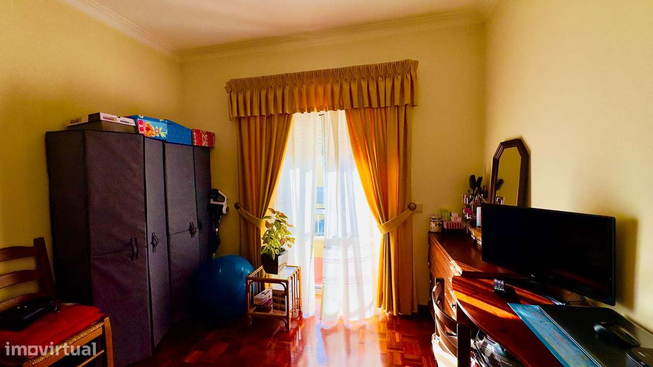 Andar de Moradia T2 | 70 m² | Varanda | Garagem | Porto Salvo-11