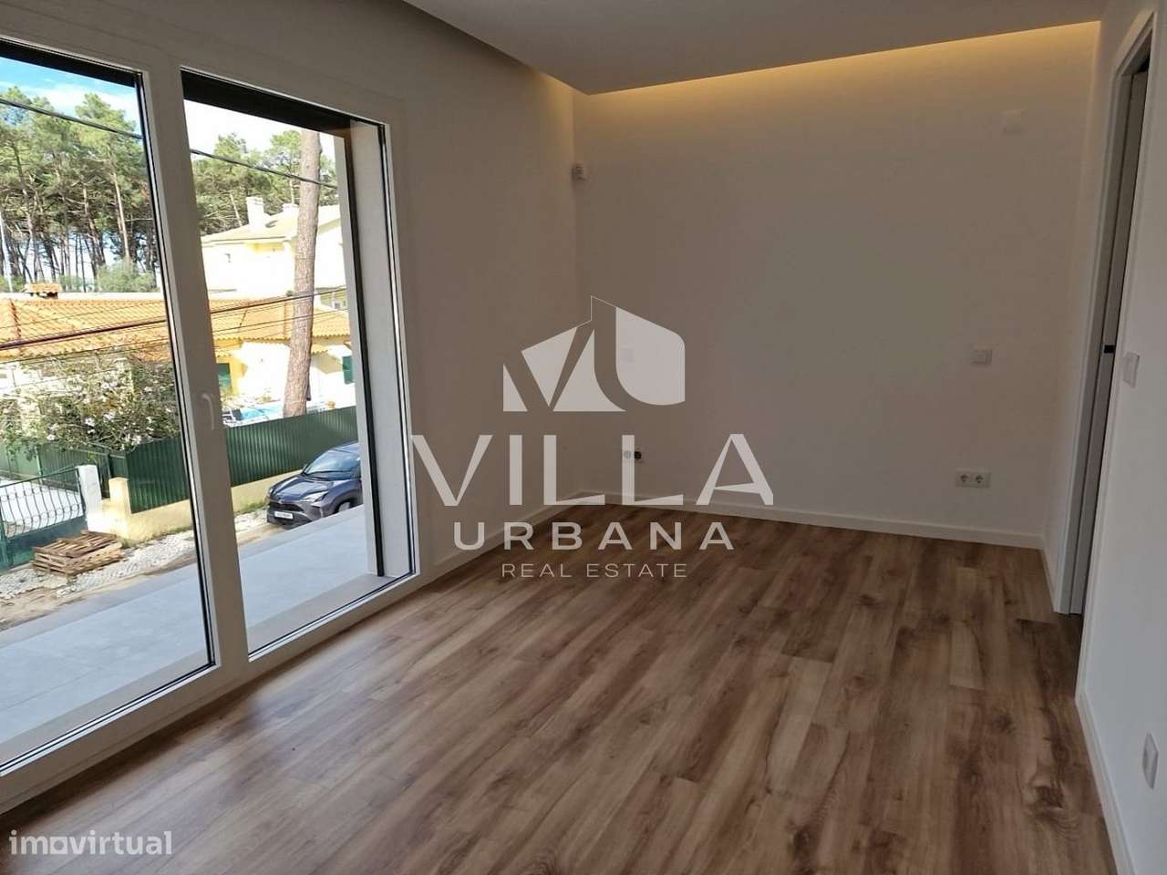 Moradia Isolada T4 com Piscina na Aroeira – A 5 Minutos da Praia da-14