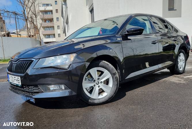 Skoda Superb 2.0 TDI Style - 1