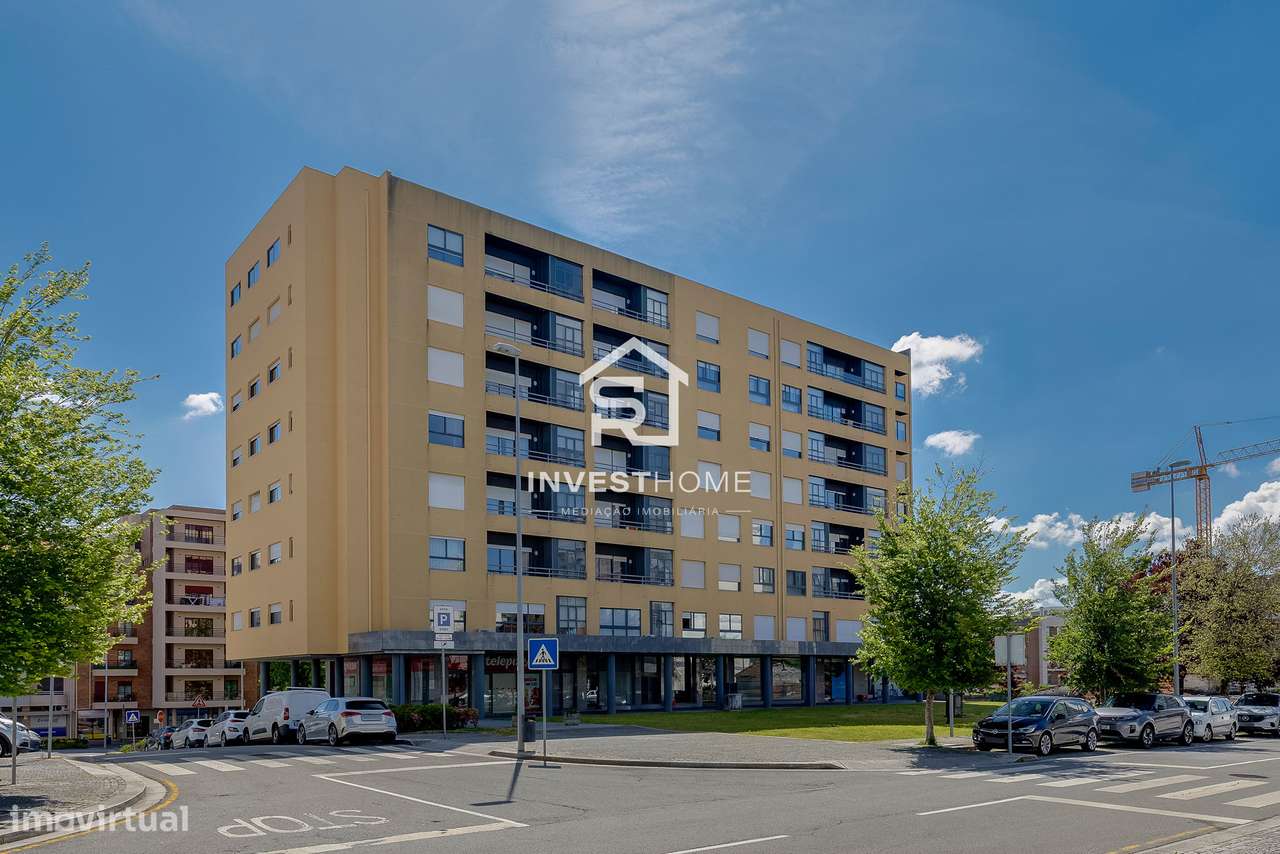 Apartamento T2 | Boas áreas | Varanda | 2 Lugares Garagem-37