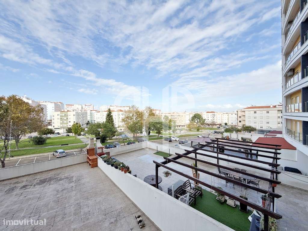 Apartamento T3 / C/Parqueamento // Santa Marta Corroios-46