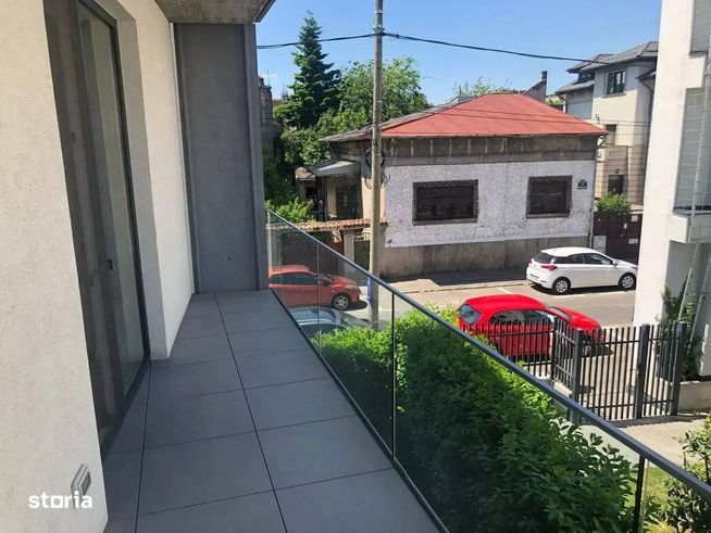 Apartament 3 camere  zona Parcul Carol !-13