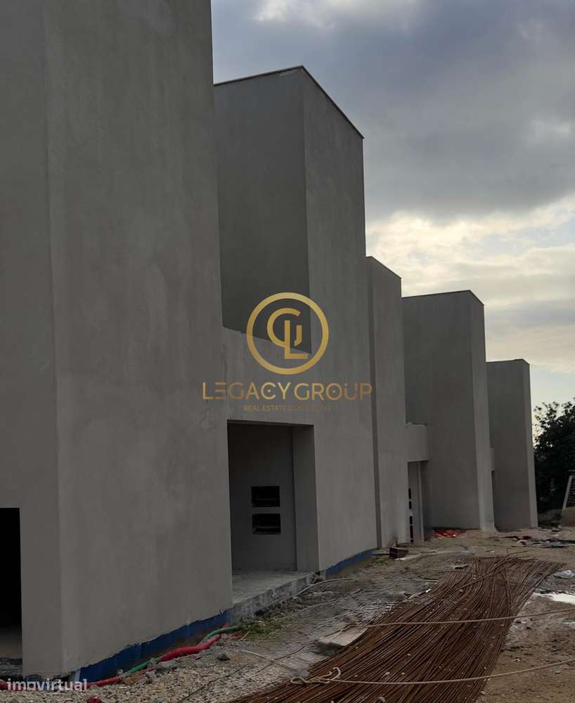 Moradias T2 de Luxo com Piscina e Jardim Privados no Coração de Alm...-33