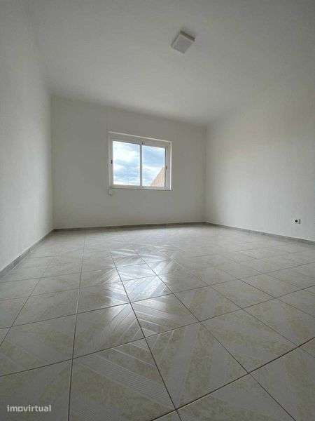 casa para alugar - vivenda / moradia T4 - Grande imagem: 5/10