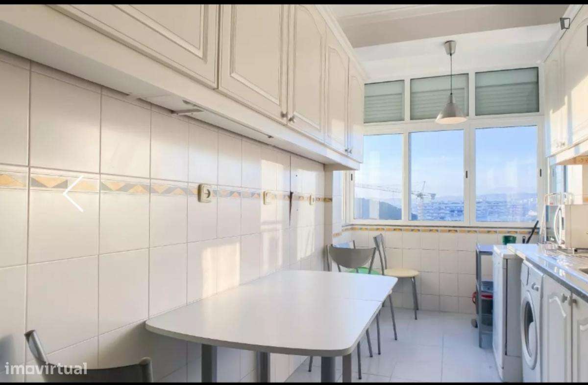 Quarto - localizado em Lumiar Lisbon - Grande imagem: 2/10