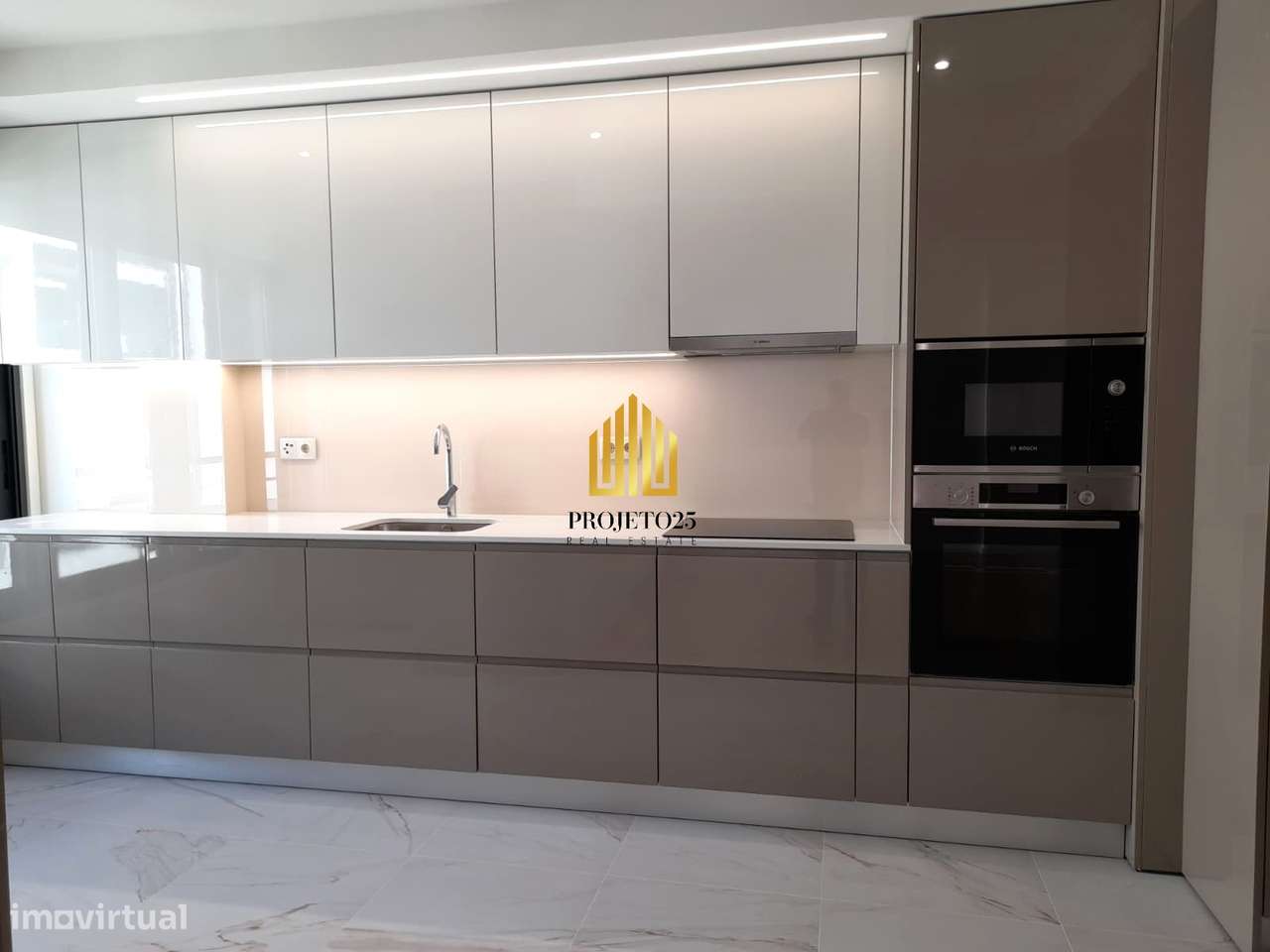 T3 NOVO de Luxo com área bruta de 170m2, junto ao centro e ao Metro!-14